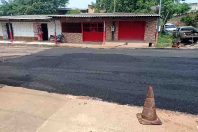 ATUANTE - Vereador Edevaldo Neves fiscaliza serviço de tapa buracos realizado pela Semob no bairro Nacional - News Rondônia