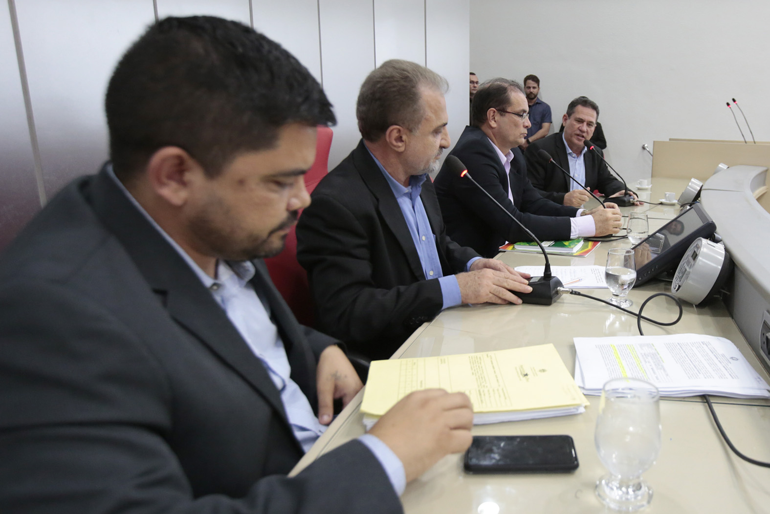 COMISSÃO ESPECIAL RECEBE GOVERNADOR DANIEL PEREIRA PARA ESCLARECER CONTRATO DE RENEGOCIAÇÃO DA DÍVIDA DO BERON - News Rondônia