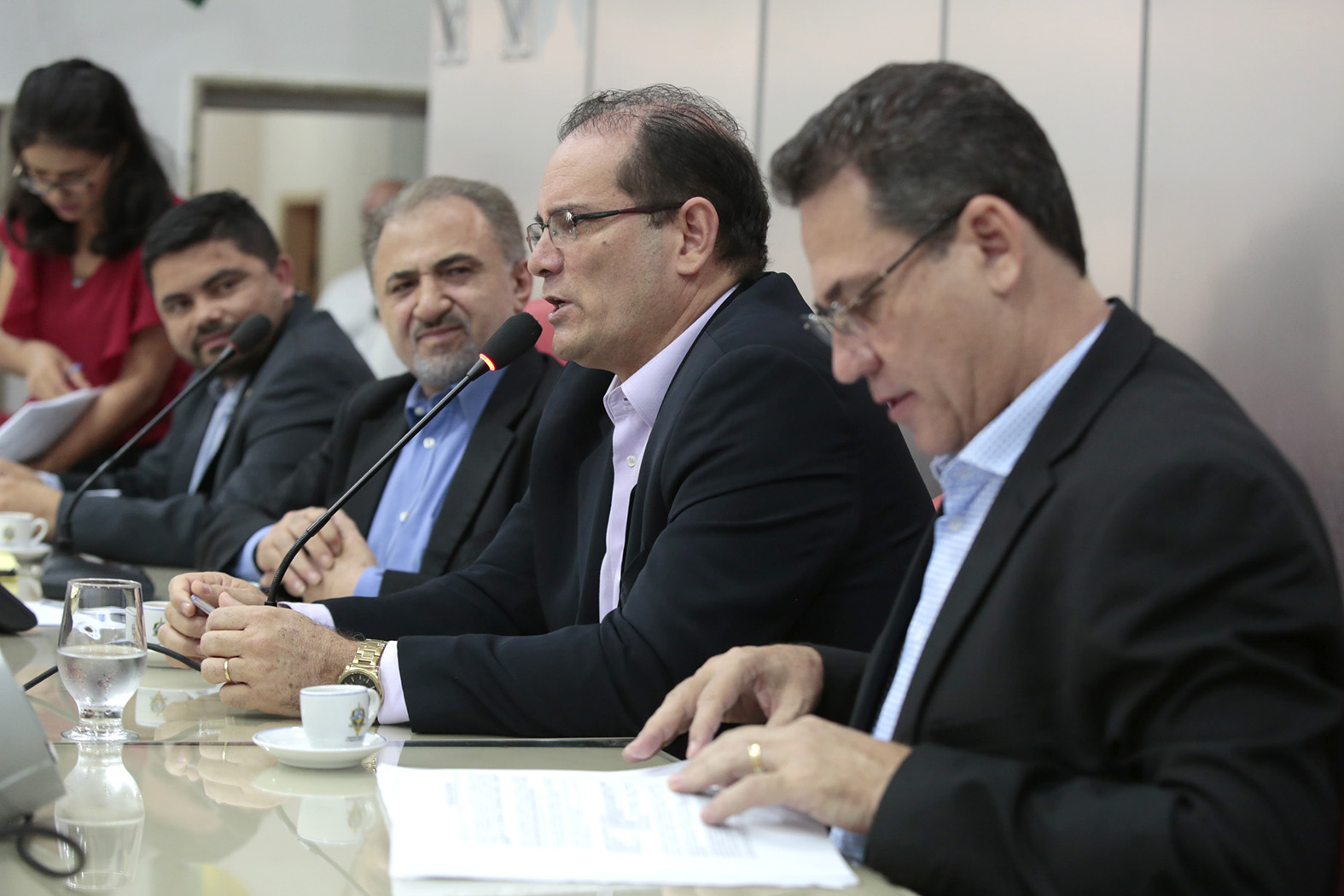 COMISSÃO ESPECIAL RECEBE GOVERNADOR DANIEL PEREIRA PARA ESCLARECER CONTRATO DE RENEGOCIAÇÃO DA DÍVIDA DO BERON - News Rondônia