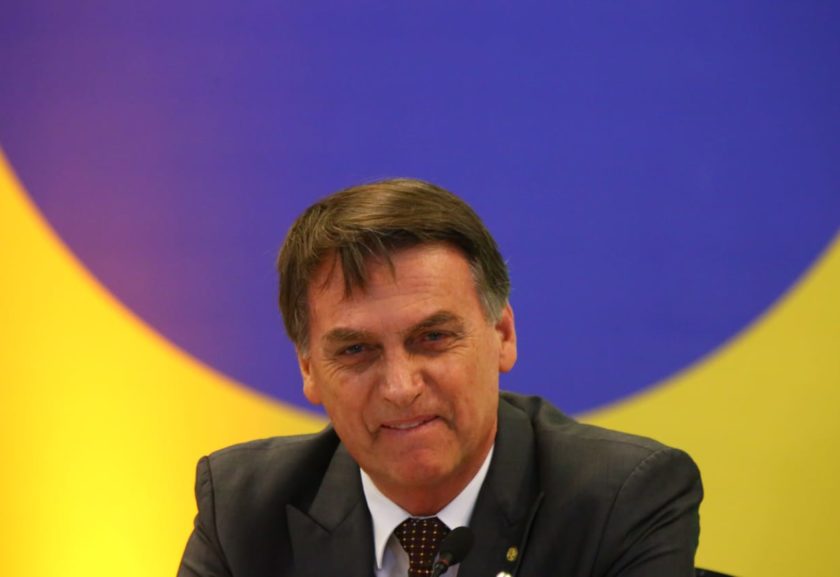 BOLSONARO CULPA AMBIENTALISTAS E DIZ: 'ÍNDIO QUER SER O QUE NÓS SOMOS' - News Rondônia