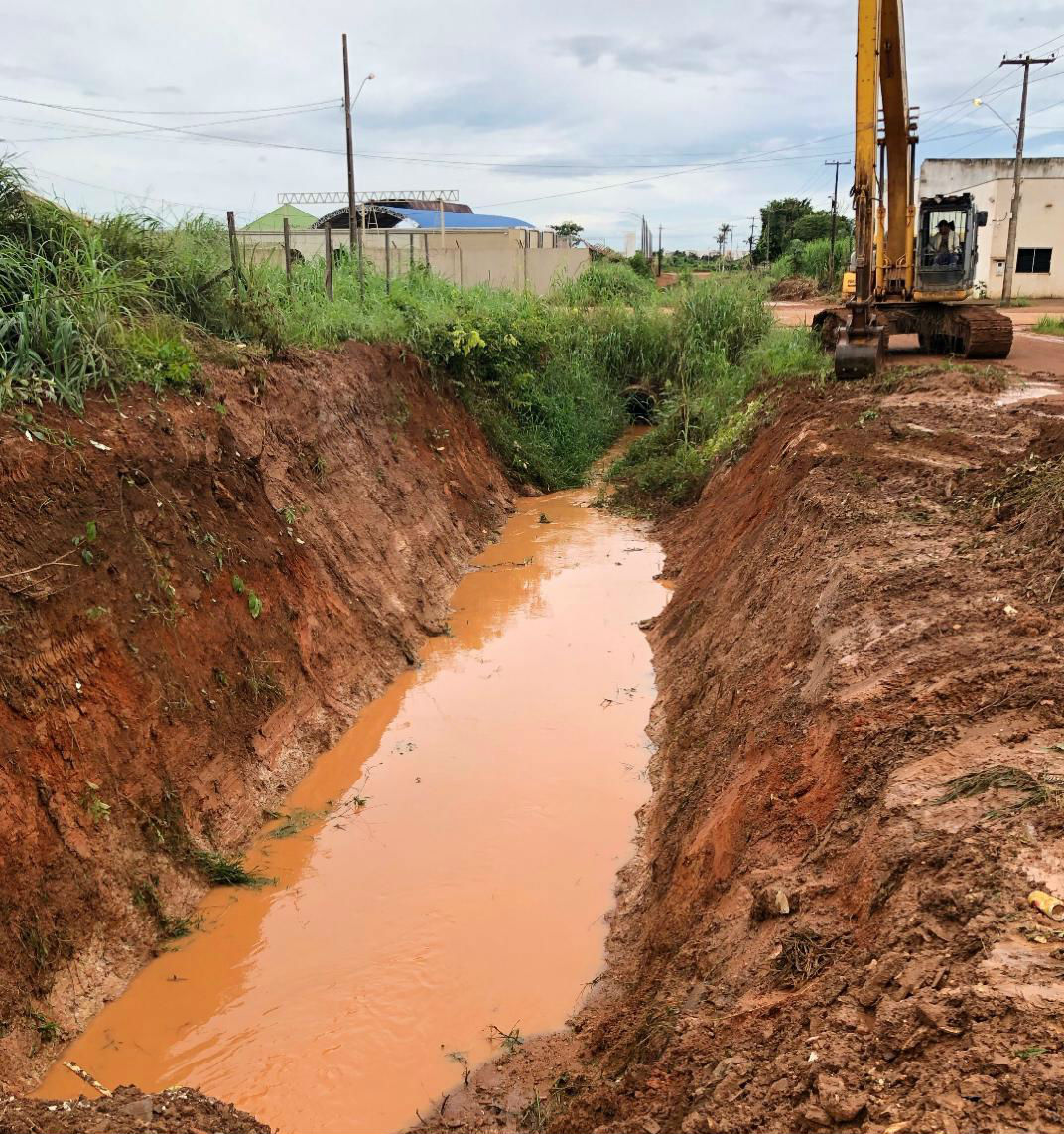 PREFEITURA FINALIZA LIMPEZA DO CANAL DA RUA AÇAÍ NA ZONA SUL DE PORTO VELHO - News Rondônia