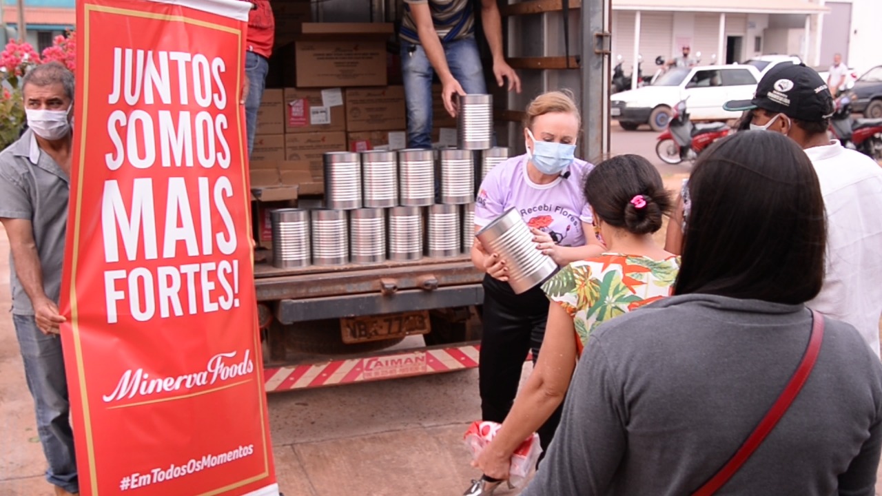 Pessoas que estão sem renda por causa da pandemia recebem cestas básicas em Rolim de Moura - News Rondônia