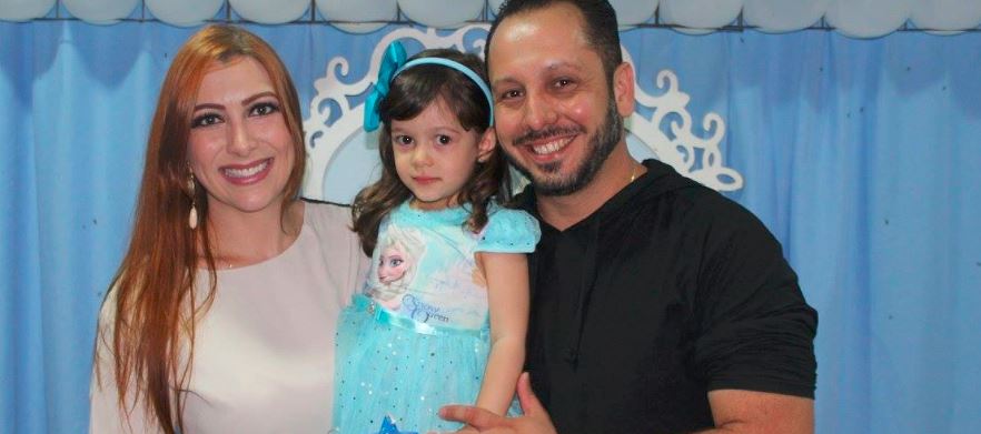 EMPRESÁRIO MATA ESPOSA E A FILHA DE QUATRO ANOS A FACADAS - News Rondônia