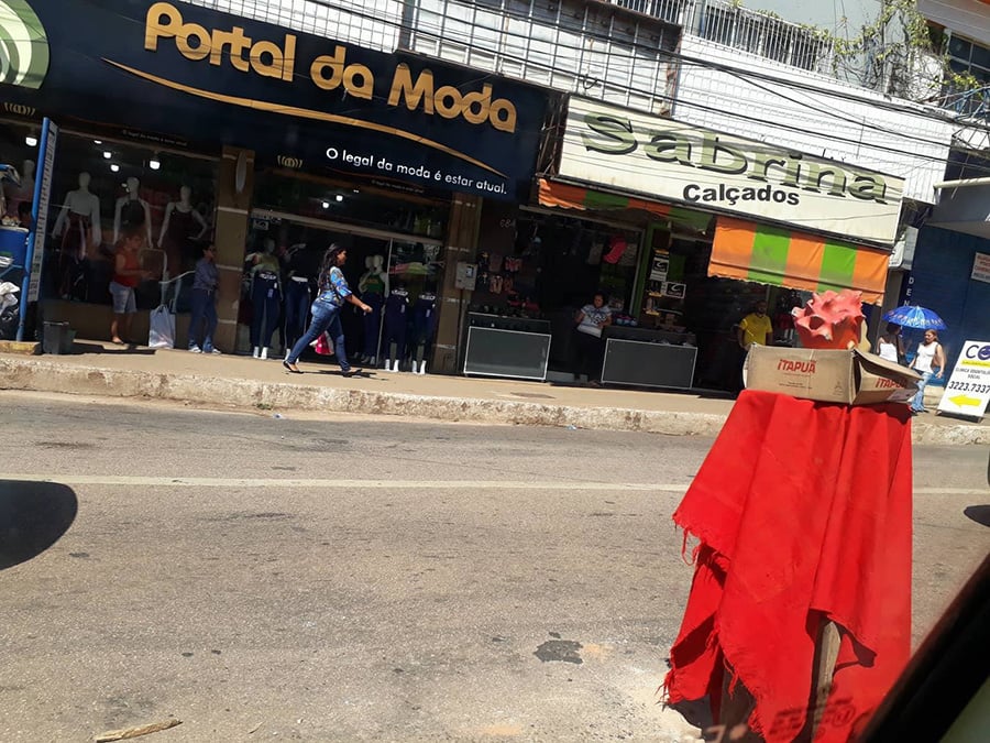 POPULAÇÃO USA HUMOR PRA CHAMAR ATENÇÃO DA PREFEITURA - News Rondônia