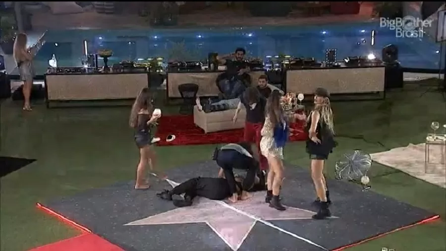 Pocah desmaia na festa e Globo interrompe transmissão do 'BBB 21' - News Rondônia