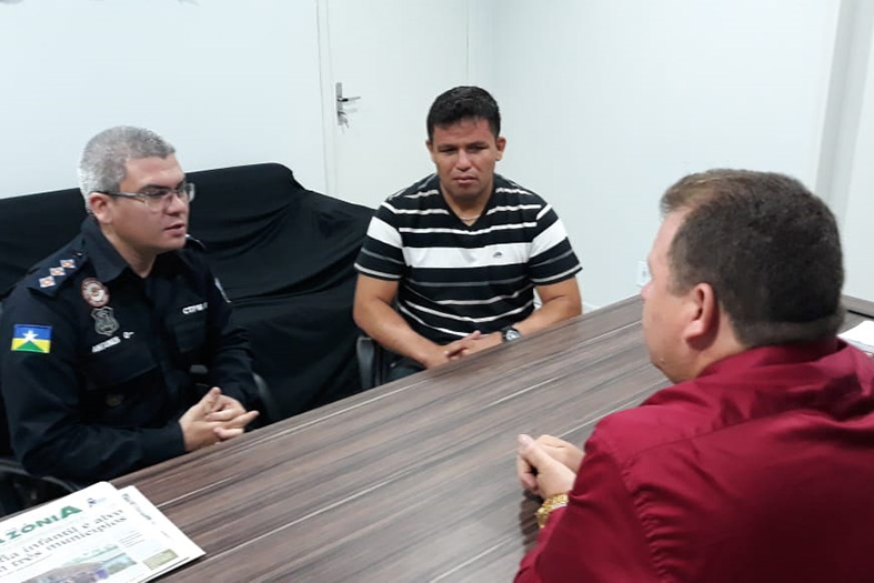 DR. NEIDSON RECEBE DIRETORIA E COORDENAÇÃO ESPORTIVA DO COLÉGIO TIRADENTES DE JACY-PARANÁ - News Rondônia