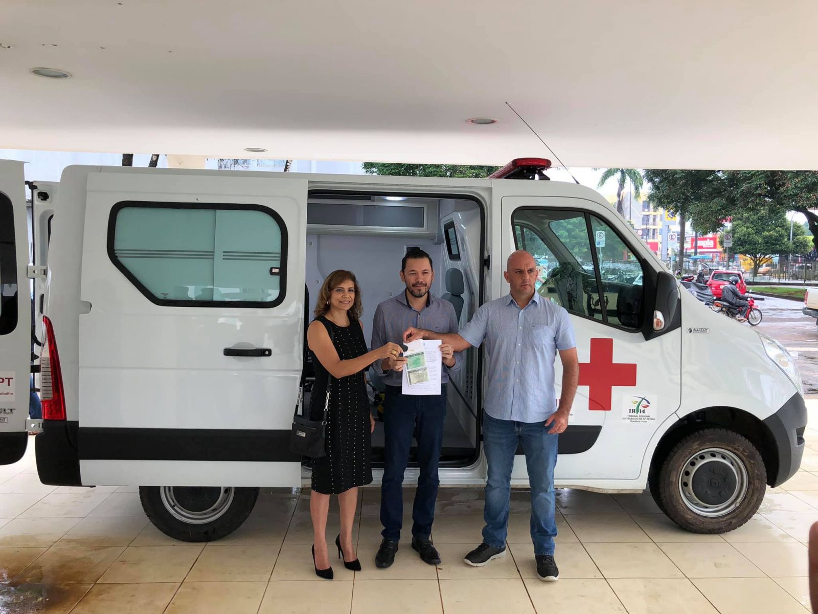 CANDEIAS DO JAMARI RECEBE AMBULÂNCIA PARA REMOÇÃO DE PACIENTES - News Rondônia