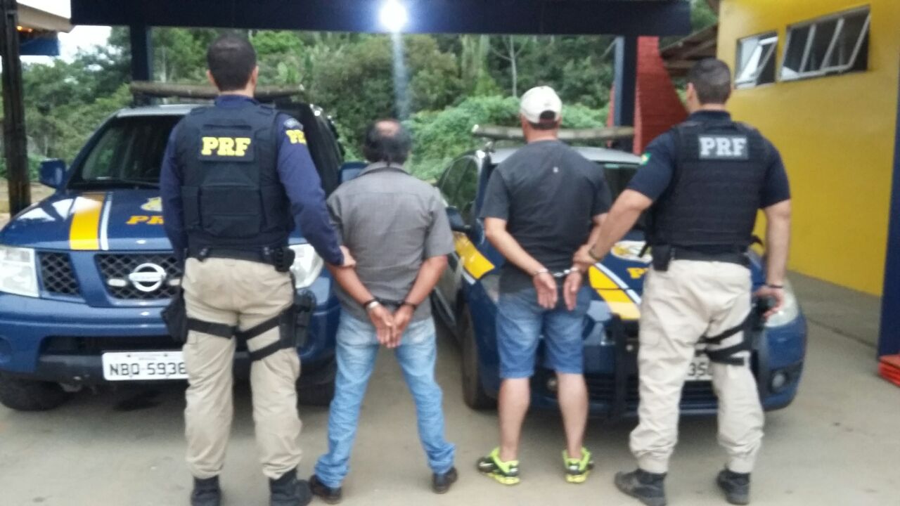 DOIS CAMINHONEIROS SÃO PRESOS PELA PRF POR USO DE CNH FALSA - News Rondônia