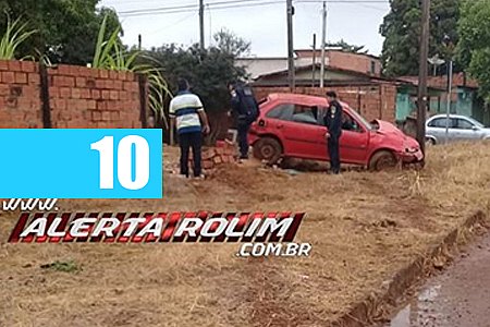 ROLIM DE MOURA - CARRO CAPOTA NO BAIRRO CIDADE ALTA E DESTRÓI MURO DE RESIDÊNCIA - News Rondônia