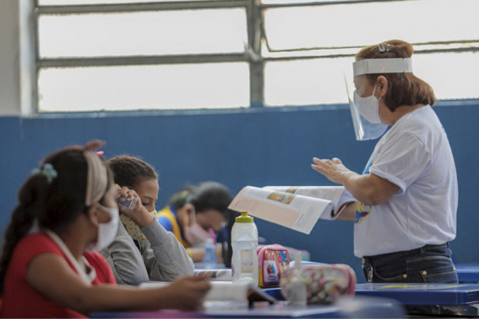 Prefeito encerra o ano complementando o abono de profissionais da educação de Porto Velho - News Rondônia