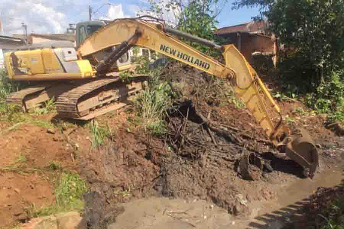 Prefeitura realiza limpeza de bocas de lobo atendendo a pedido do vereador Edimilson Dourado - News Rondônia