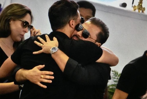 A EMOCIONANTE HOMENAGEM DE SAFADÃO AO DAR ADEUS AO SEU GRANDE AMIGO, GABRIEL DINIZ - News Rondônia