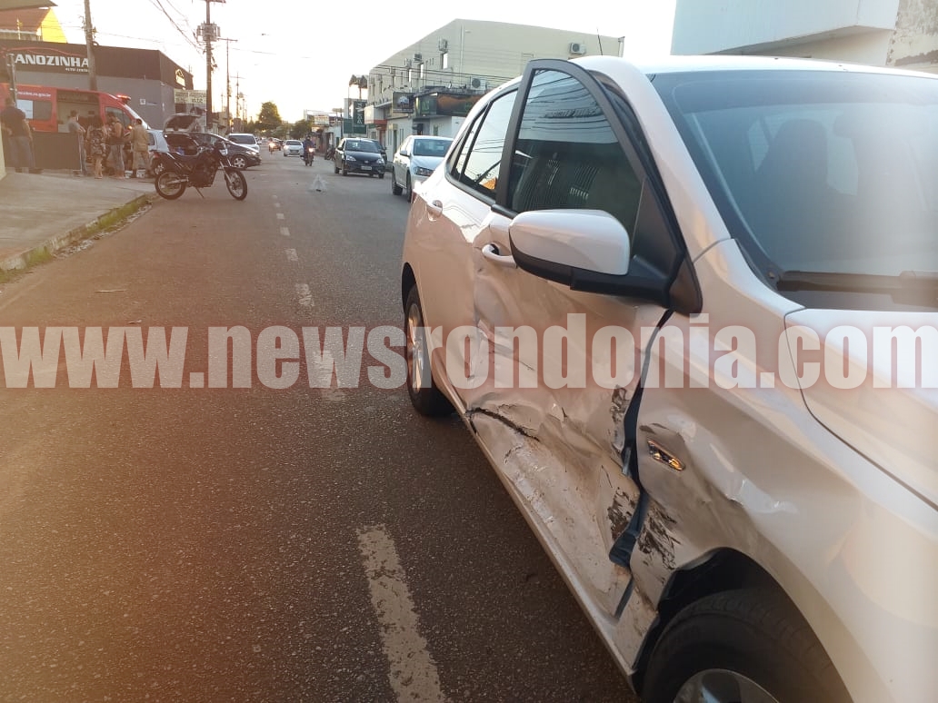 IDOSA CONDUZINDO CARRO AVANÇA PREFERENCIAL E CAUSA ACIDENTE NO CENTRO DE PORTO VELHO - News Rondônia