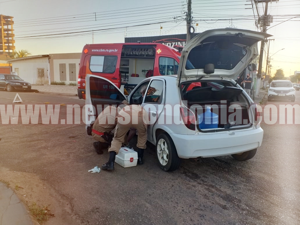 IDOSA CONDUZINDO CARRO AVANÇA PREFERENCIAL E CAUSA ACIDENTE NO CENTRO DE PORTO VELHO - News Rondônia