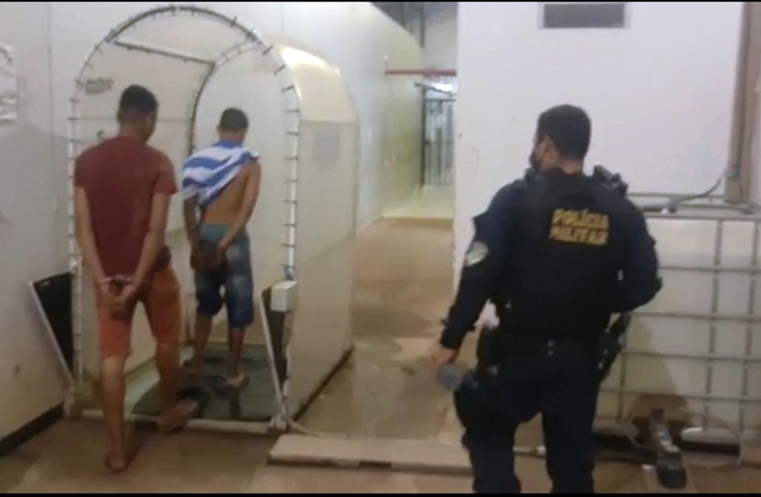 ZONA LESTE - Polícia evita assaltos e apreende adolescentes armados - News Rondônia