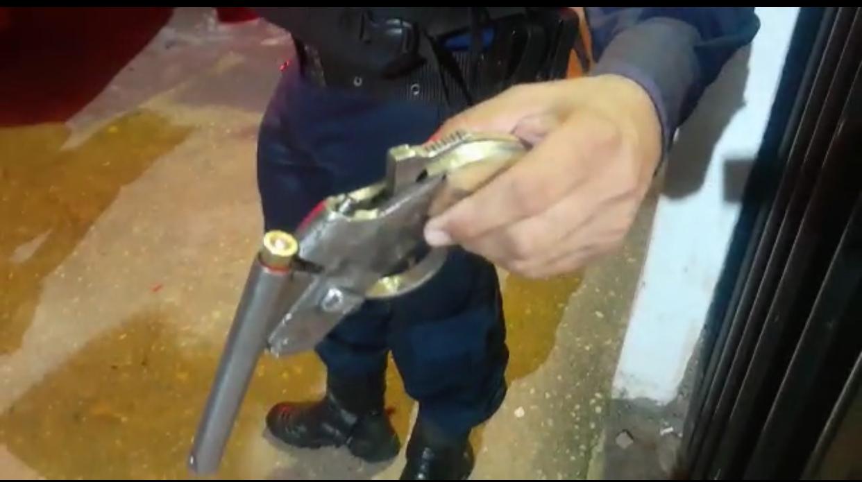 ZONA LESTE - Polícia evita assaltos e apreende adolescentes armados - News Rondônia