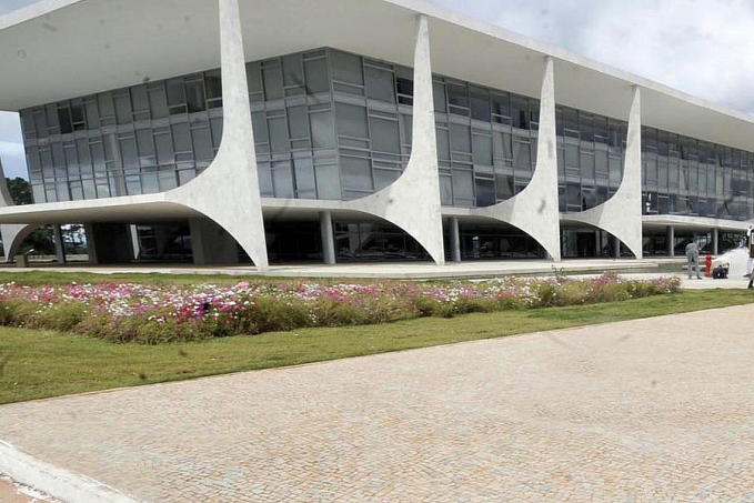 Bolsonaro sanciona lei com mudanças nos critérios de pagamento do BPC - News Rondônia