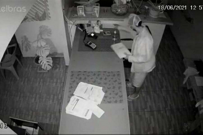 Ladrão furta plantas de comércios em Vilhena durante a madrugada - News Rondônia