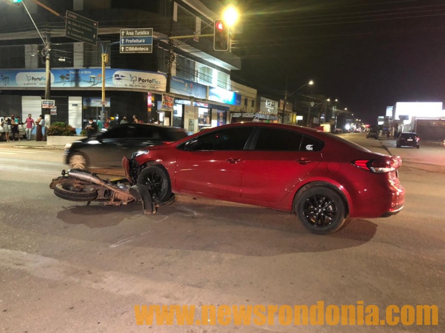 Colisão entre carro e moto na Jorge Teixeira deixa motociclista ferido - News Rondônia
