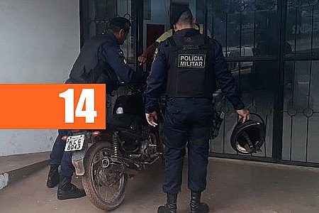 EM ABORDAGEM, PM PRENDE SUSPEITO COM MOTO ROUBADA - News Rondônia