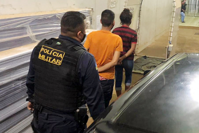 RASTREOU - Casal é preso com tablet roubado de revendedora de roupas - News Rondônia