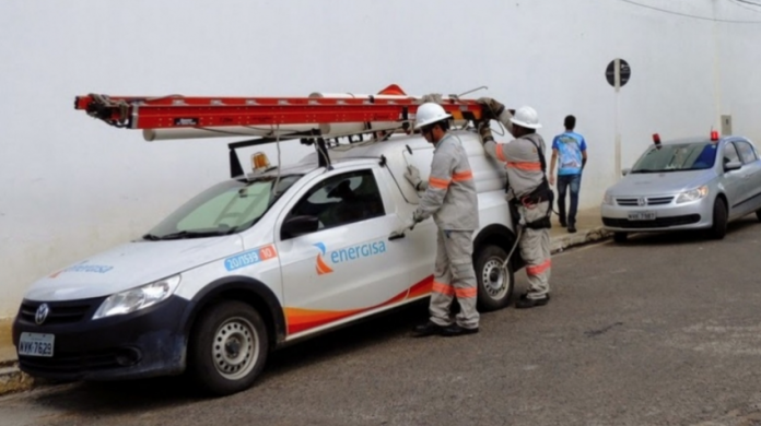 AH, SE A MODA PEGA! HOMEM FURTA CARRO DE EMPRESA DE ENERGIA PARA EVITAR CORTE DE LUZ EM CASA - News Rondônia