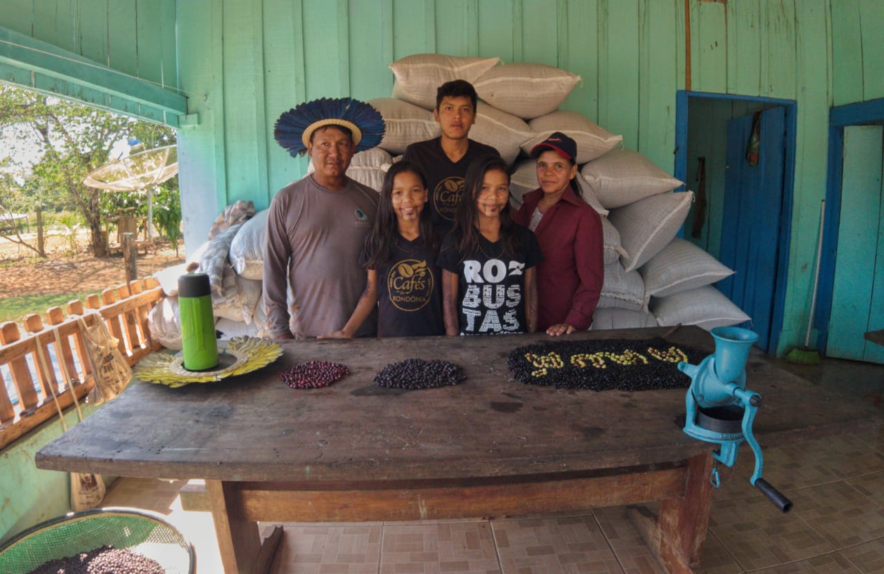 Jovem cafeicultor indígena segue o legado do pai e leva o 3º lugar no Concafé 2020 - News Rondônia