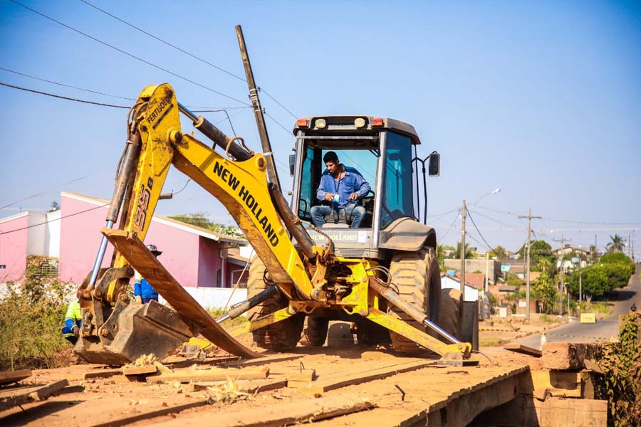Com recurso do senador Marcos Rogério, prefeitura de Jaru inicia construção da galeria de concreto na Rua Padre Chiquinho - News Rondônia