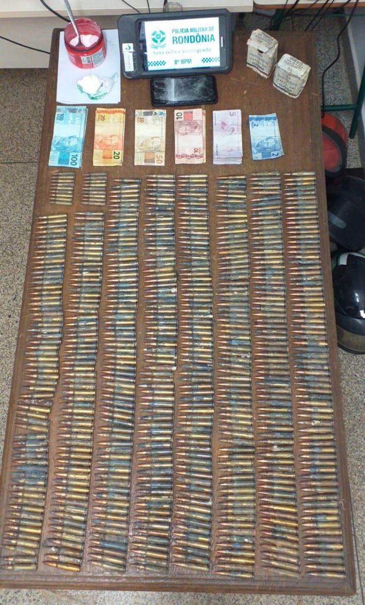 BALAS DE FUZIL: PM apreende quase 600 balas de fuzil em Jaru - News Rondônia