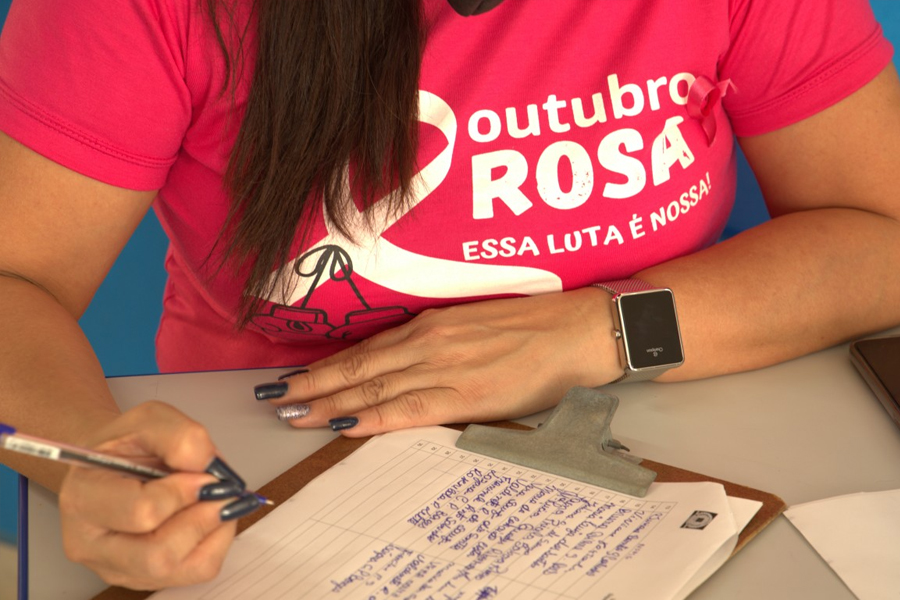 OUTUBRO ROSA - Mulheres em situação de rua são assistidas com ação de orientação e prevenção - News Rondônia
