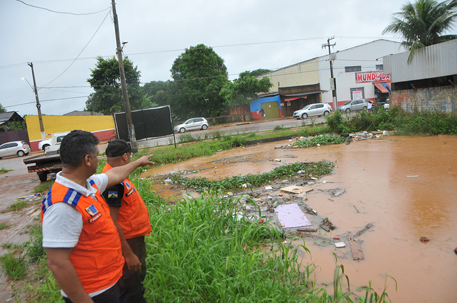 CHUVAS: PREFEITURA INTENSIFICA TRABALHO PARA MINIMIZAR ALAGAÇÕES EM PORTO VELHO - News Rondônia