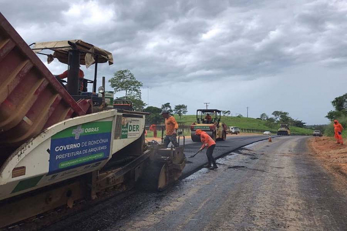PAVIMENTAÇÃO - DER executa 60 quilômetros de asfalto na RO-460, no acesso ao município de Buritis - News Rondônia