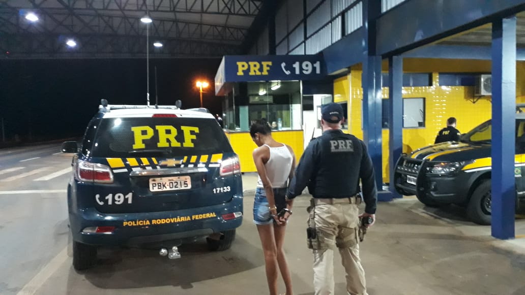 EM VILHENA, PRF PRENDE MULHER COM 3,5 QUILOS DE COCAÍNA - News Rondônia