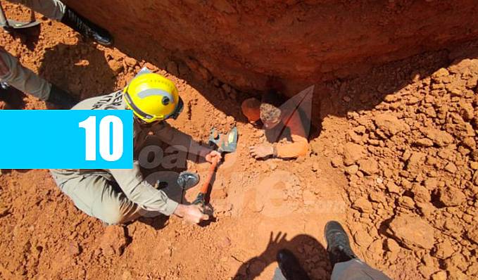 Bombeiros salvam vida de jovem que foi soterrado em vala na cidade de Epitaciolândia - News Rondônia