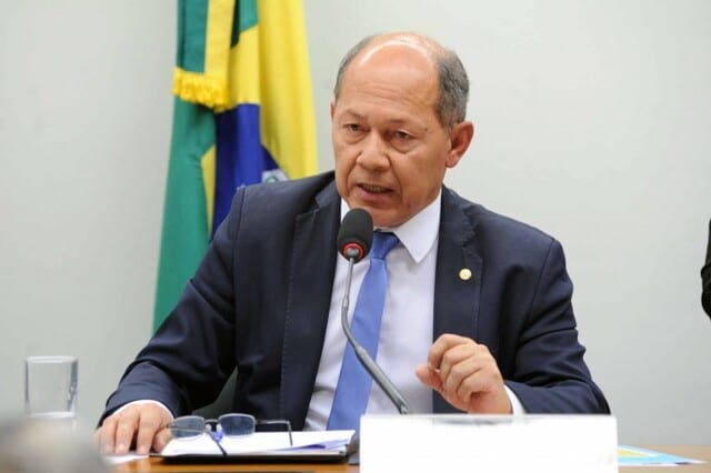 Chrisóstomo anuncia a aprovação pela Câmara do projeto que criminaliza perseguição obsessiva, inclusive em redes sociais - News Rondônia
