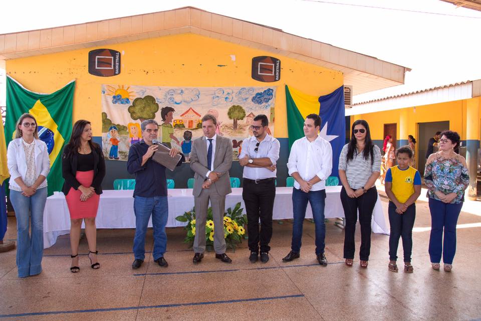 DEPUTADO AELCIO DA TV PARTICIPA DA SOLENIDADE DE ASINATURA DAS ORDENS DE SERVIÇO PARA OBRAS DE ESCOLAS MUNICIPAL - News Rondônia
