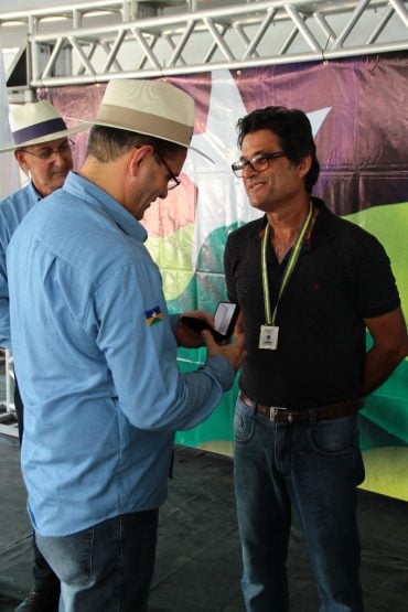 PRODUTORES RURAIS E PROFISSIONAIS DA AGROPECUÁRIA RECEBEM MEDALHAS DE MÉRITO RURAL RONDON DURANTE RONDÔNIA RURAL SHOW - News Rondônia