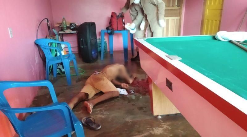 HOMEM É AGREDIDO COM MACHADADA NA CABEÇA EM BAR, EM ESPIGÃO DO OESTE - News Rondônia