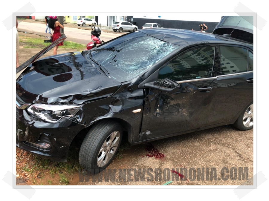 Motociclista fica em estado gravíssimo após avançar preferencial e colidir na lateral de carro - News Rondônia