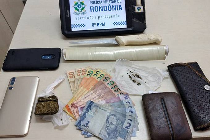 'Mãe, tranca a casa', grita homem antes de ser preso por tráfico de drogas - News Rondônia