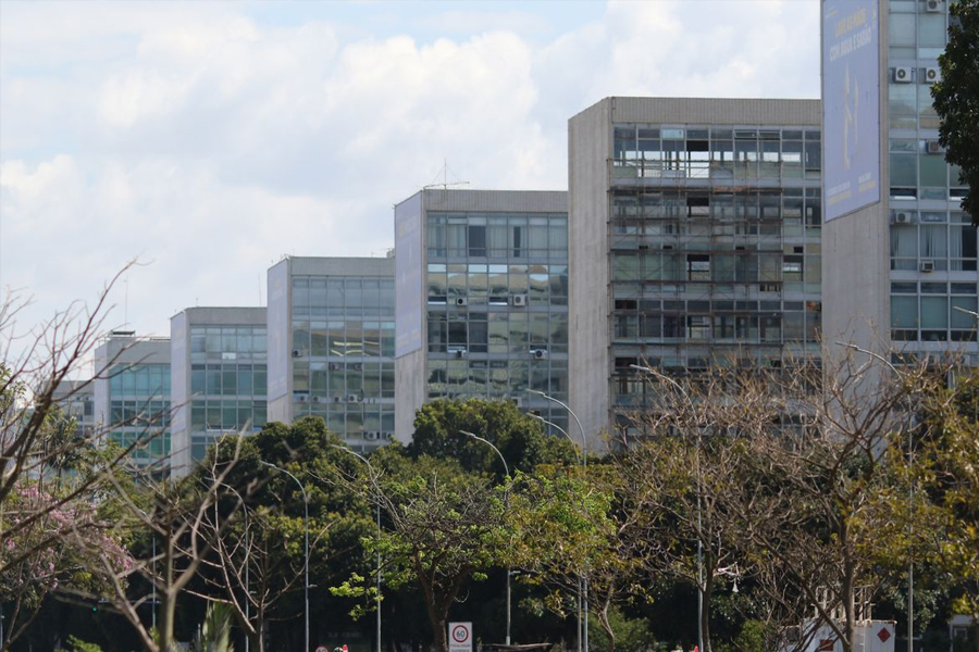 Servidores federais fazem atos em Brasília por reajuste salarial - News Rondônia
