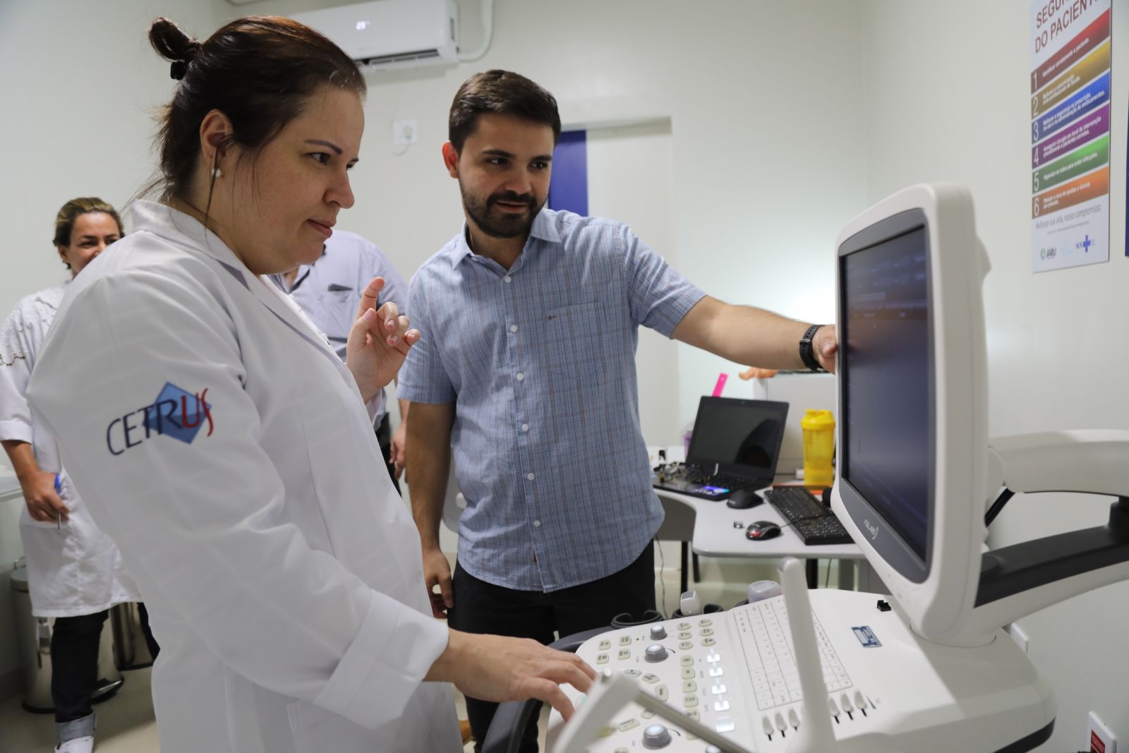 PREFEITURA DE JARU RECEBE MODERNO APARELHO DE ULTRASSOM E JÁ INICIA EXAMES - News Rondônia
