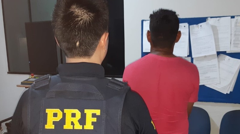 PRF PRENDE FORAGIDO DA JUSTIÇA EM PIMENTA BUENO - News Rondônia
