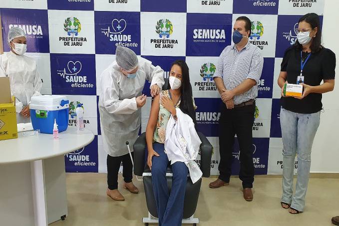 Jaruenses recebem as primeiras doses da vacina contra a COVID-19 - News Rondônia