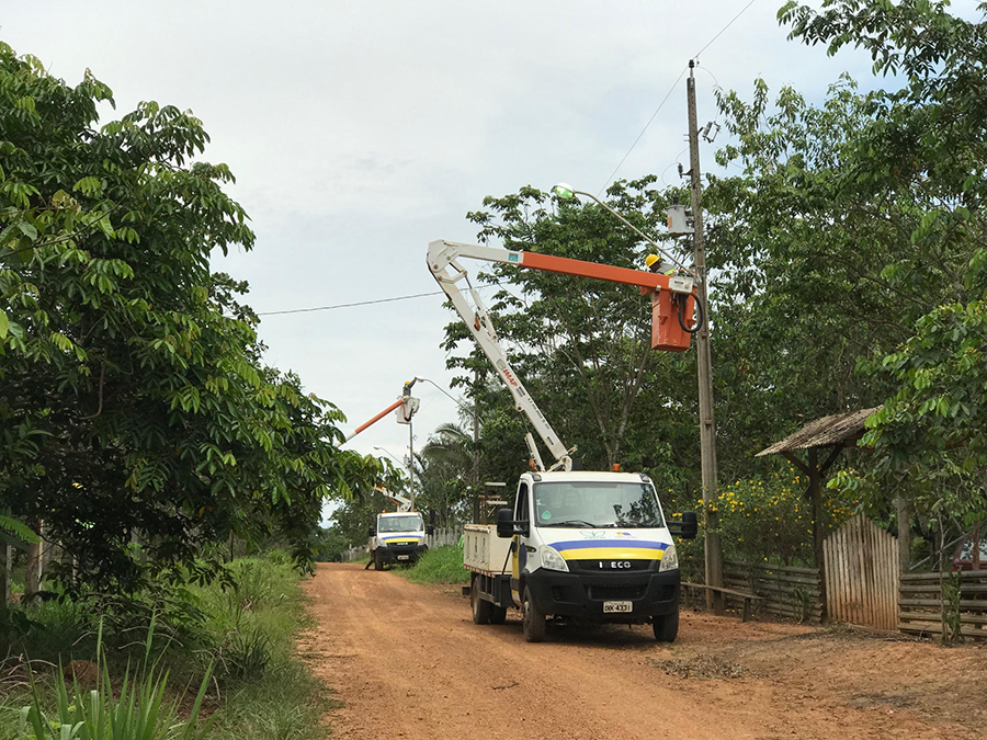 PORTO VELHO: EQUIPES DA PREFEITURA ATENDEM LINHAS DA COMUNIDADE TERRA SANTA - News Rondônia