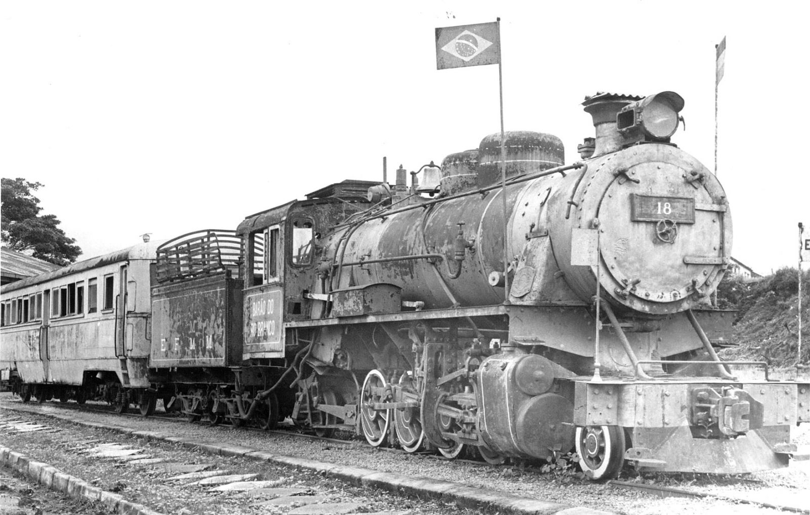 FERROVIÁRIOS AINDA EMBALAM O SONHO DE UM DIA OS TRENS VOLTAREM A CIRCULAR SOBRE OS TRILHOS DE PVH A GUAJARÁ - News Rondônia