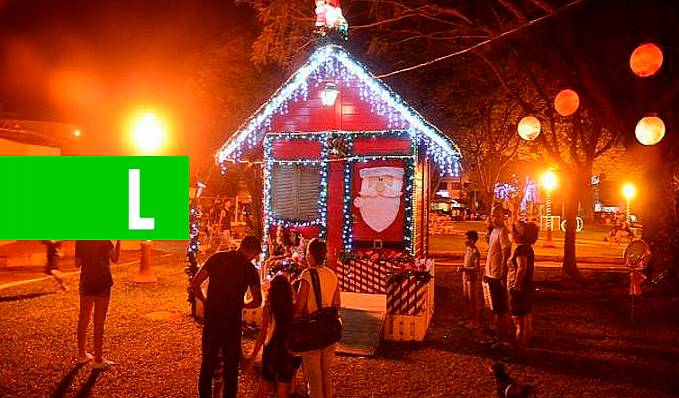 Decoração de Natal atrai famílias em praça de Vilhena para fotos e passeios - News Rondônia