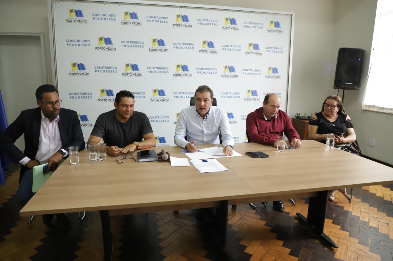 PREFEITO ASSINA PROJETO DE LEI QUE REGULAMENTA O TRANSPORTE ESCOLAR - News Rondônia