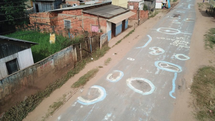 COPA NA LUA: MORADORES PINTAM BURACOS NAS ESTRADAS EM PROTESTO CONTRA PREFEITURA - News Rondônia