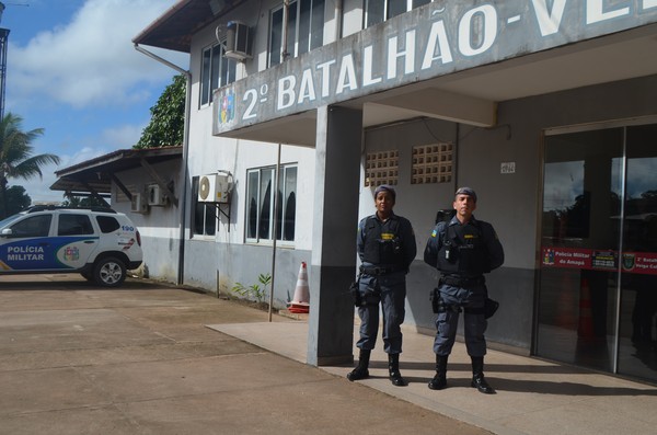 CASAL QUE VENDIA EMPADAS PARA PAGAR ESTUDOS PASSA NO CONCURSO DA PM E TRABALHA JUNTO NO AP - News Rondônia